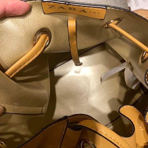 SOLD*Convertible Tote/Bucket Shoulder Bag - Picture 6 of 12